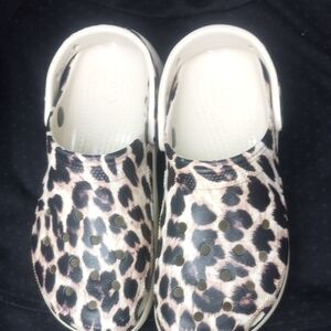 CROCS Leopard Pattern Clogs W8